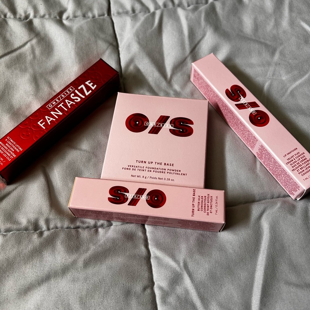 ONE/SIZE Red and Pink Cosmetic Collection
